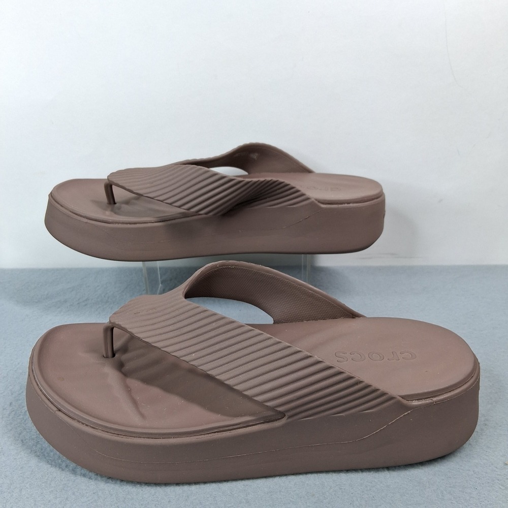 Crocs Brooklyn Flip Flop Platform Sandal Casual Womens Size 10 Mauve Brown